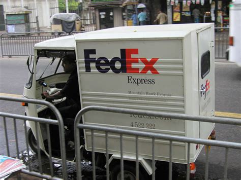 When you need to send a package or receive an important delivery, finding the closest FedEx location is crucial. With hundreds of locations across the country, FedEx has become syn...